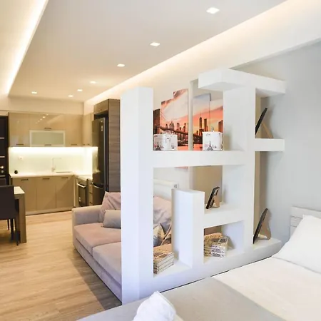 Apartment Luxury With Pool 'by Dicar Properties'