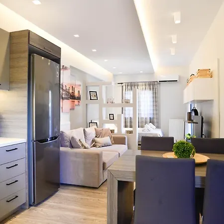 Apartment Luxury With Pool 'by Dicar Properties' Patras