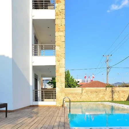 Luxury With Pool 'by Dicar Properties'