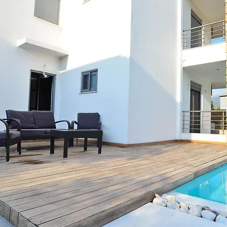 Luxury With Pool 'by Dicar Properties'