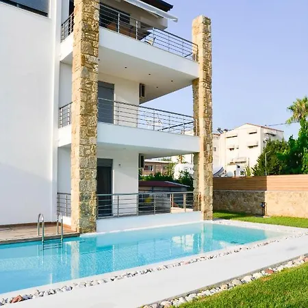 Luxury With Pool 'by Dicar Properties' Πάτρα